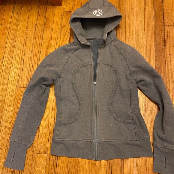 Lululemon hoodie size 8